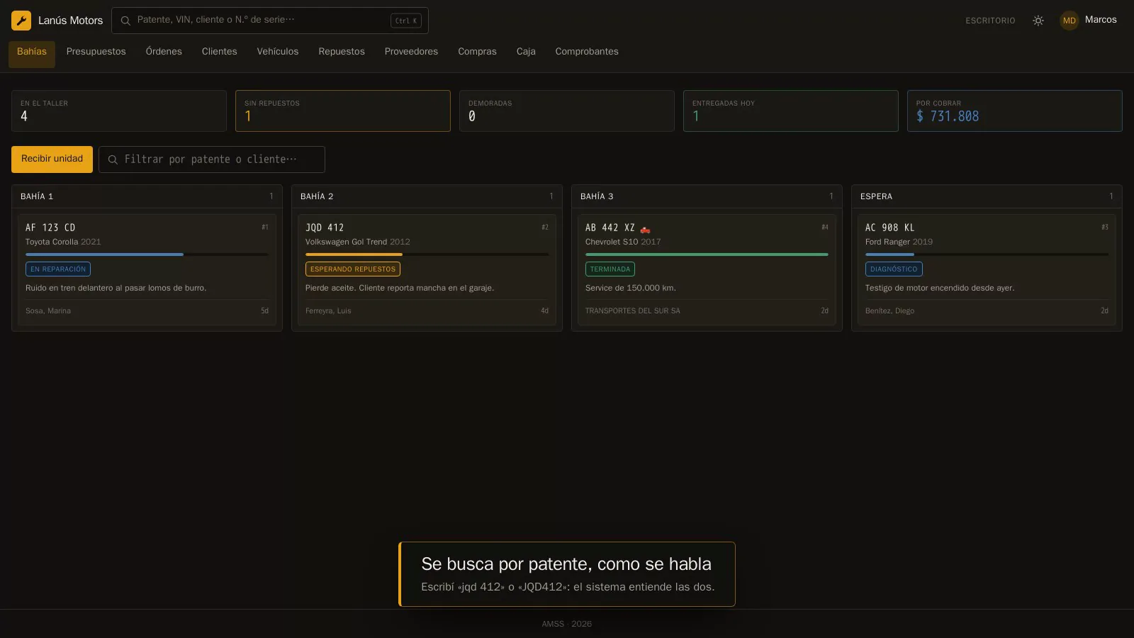 Tablero de bahías con cuatro unidades en el taller, cada una con su estado y los días que lleva